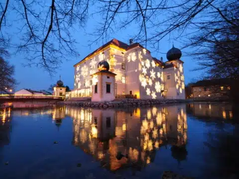 Foto Schloss beleuchtet © Christian Macho Foto Schloss beleuchtet © Christian Macho